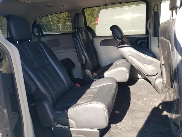 Photo 11 from auction – 2016 CHRYSLER TOWN & COU with VIN 2C4RC1BG6GR212965