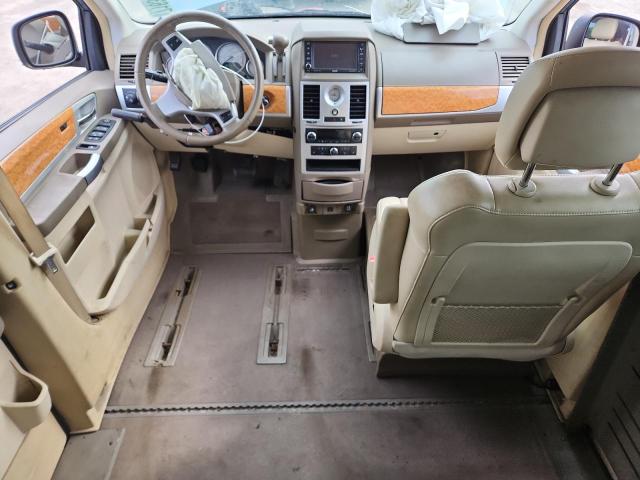 Photo 8 from auction – 2010 CHRYSLER TOWN & COU with VIN 2A4RR7DX5AR427883