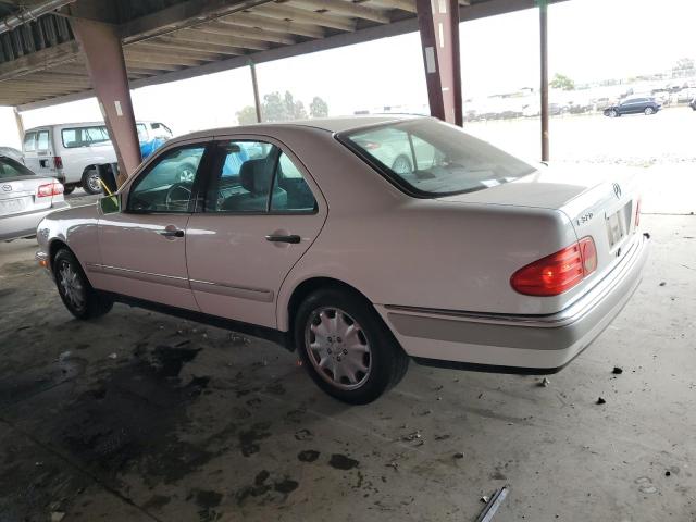 Photo 2 from auction – 1997 MERCEDES-BENZ E 320 with VIN WDBJF55F0VA401089