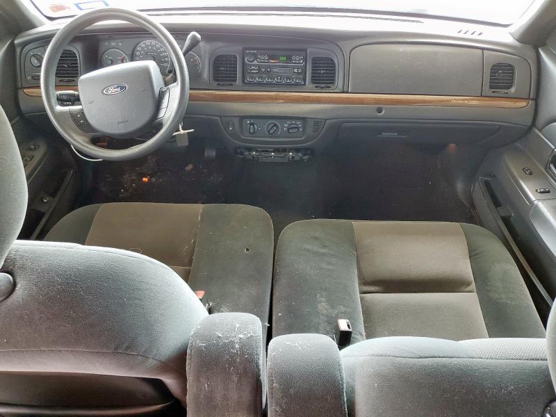 Photo 8 from auction – 2005 FORD CROWN VICTORIA with VIN 2FAFP73W85X115541