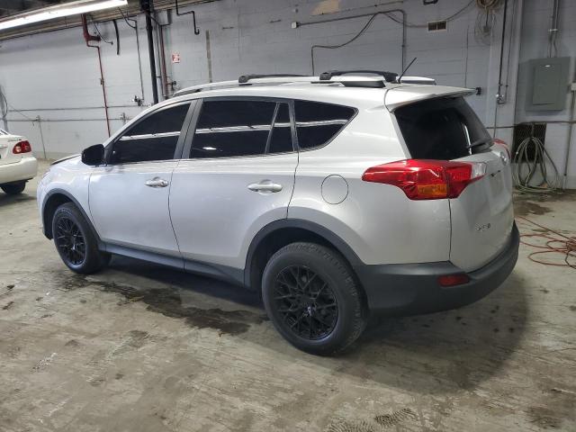 Photo 2 from auction – 2015 TOYOTA RAV4 LE with VIN 2T3BFREV4FW270529