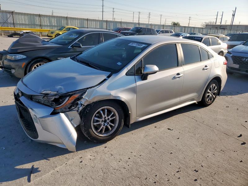TOYOTA COROLLA LE 2022 with VIN JTDEAMDE0NJ062256 - Photo from auction