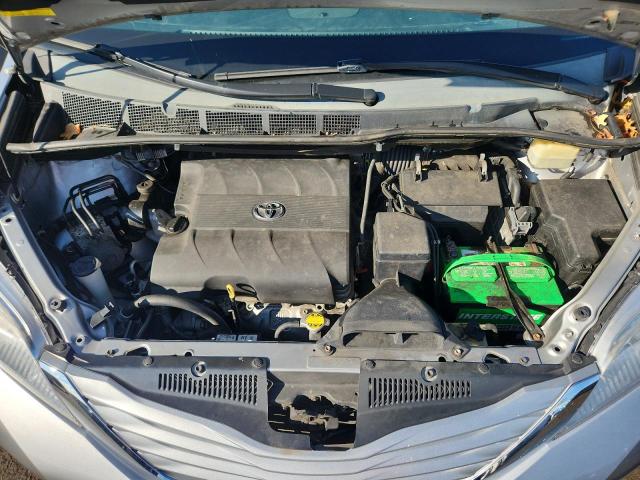 Photo 12 from auction – 2015 TOYOTA SIENNA LE with VIN 5TDKK3DC8FS638172