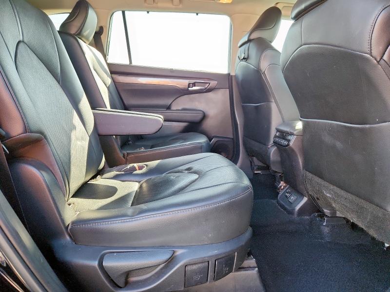 Photo 11 from auction – 2021 TOYOTA HIGHLANDER with VIN 5TDFZRAH8MS082118