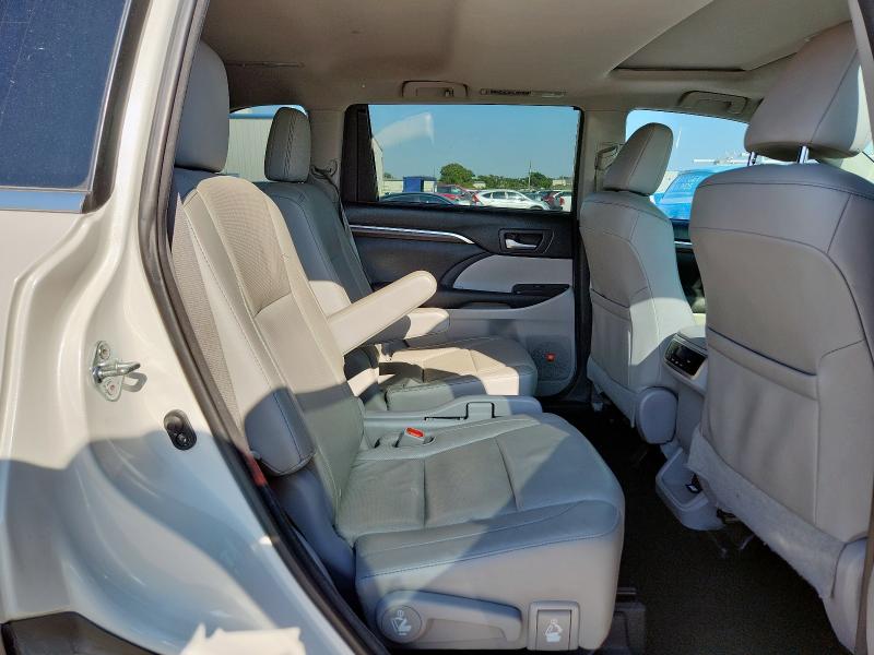 Photo 11 from auction – 2016 TOYOTA HIGHLANDER with VIN 5TDYKRFH2GS137124