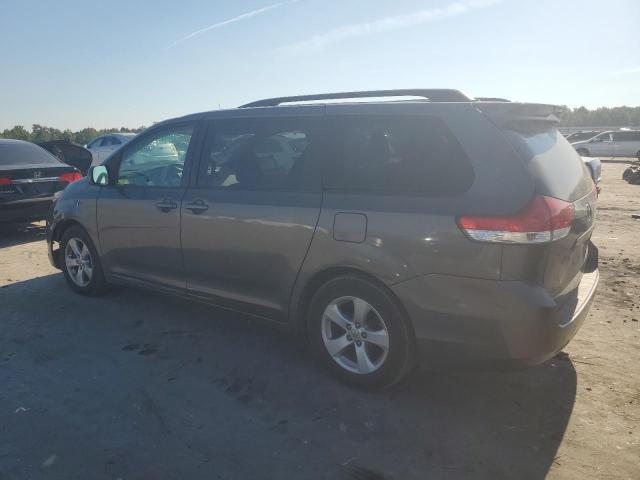 Photo 2 from auction – 2014 TOYOTA SIENNA LE with VIN 5TDKK3DC4ES478371