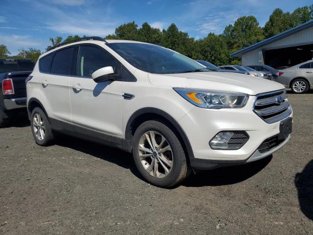 Photo 4 from auction – 2017 FORD ESCAPE SE with VIN 1FMCU9GD3HUB13522