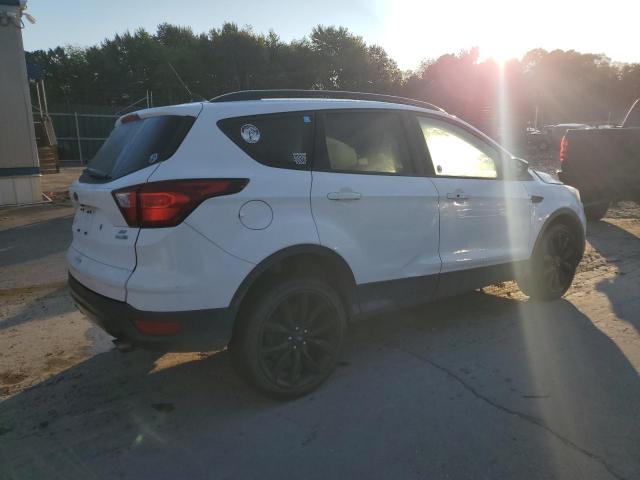 Photo 3 from auction – 2019 FORD ESCAPE SE with VIN 1FMCU9GD8KUB29531