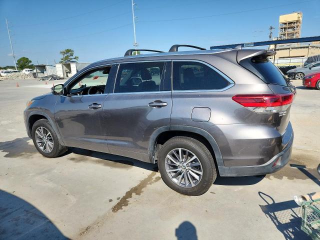Foto 2 de la subasta – 2018 TOYOTA HIGHLANDER con VIN 5TDKZRFH7JS530870