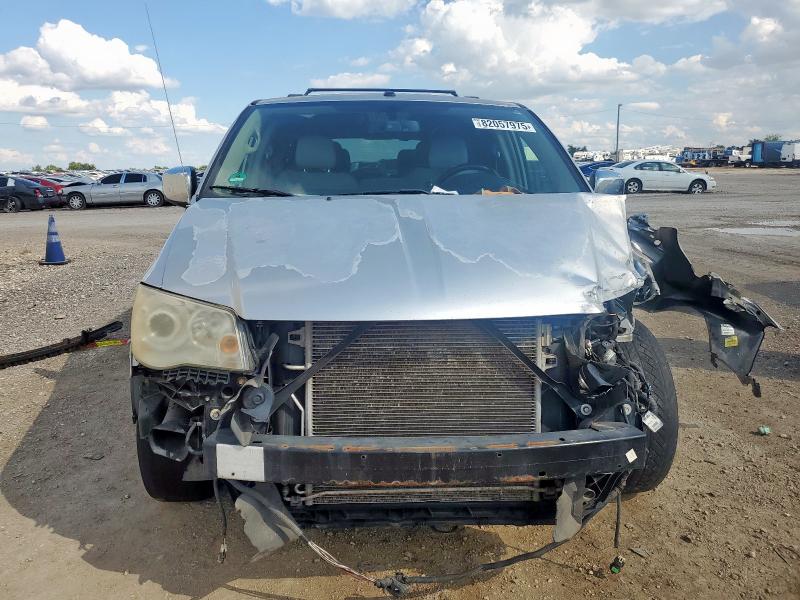 Photo 5 from auction – 2011 CHRYSLER TOWN & COU with VIN 2A4RR6DG6BR667200