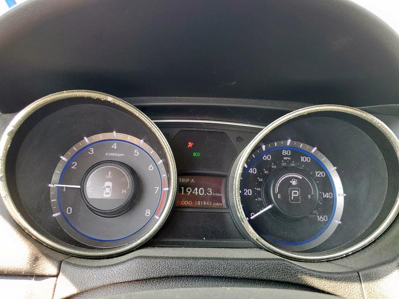 Photo 9 from auction – 2011 HYUNDAI SONATA SE with VIN 5NPEC4AC8BH224958