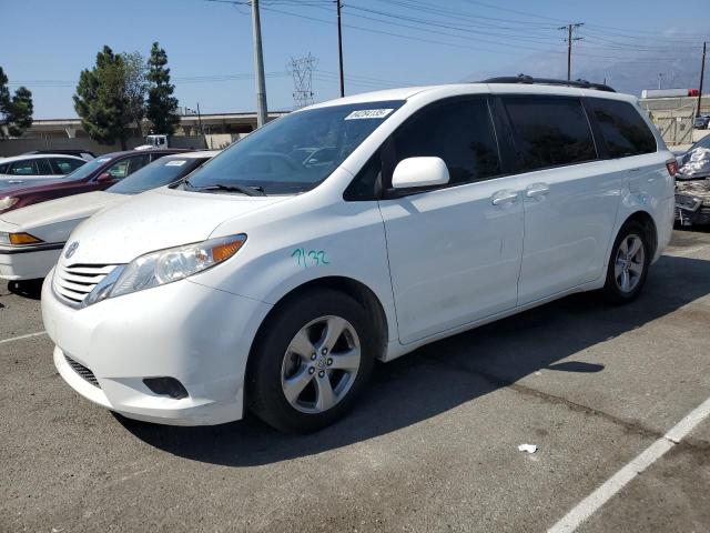 TOYOTA SIENNA LE 2017 with VIN 5TDKZ3DC9HS877101 - Photo from auction