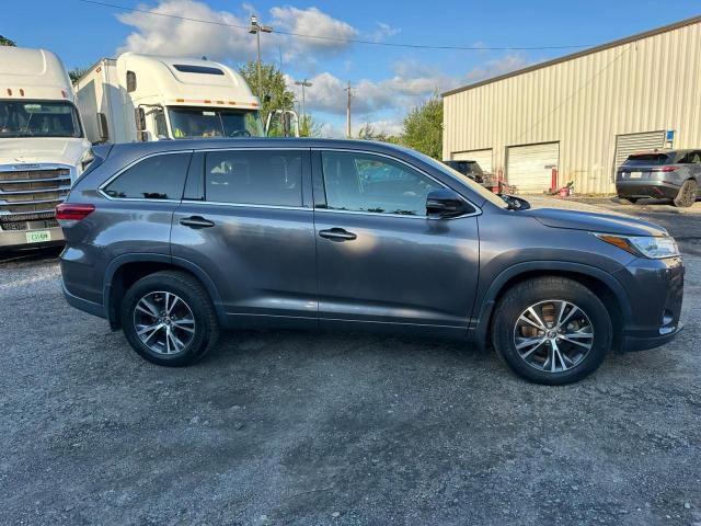 Photo 13 from auction – 2017 TOYOTA HIGHLANDER with VIN 5TDBZRFH6HS416630