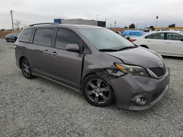Photo 4 from auction – 2017 TOYOTA SIENNA SE with VIN 5TDXZ3DC2HS843572