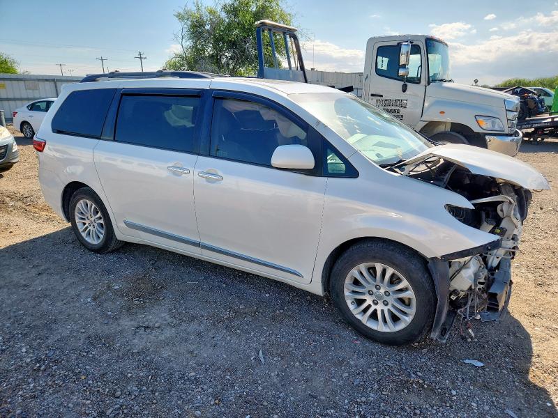Photo 4 from auction – 2016 TOYOTA SIENNA XLE with VIN 5TDYK3DC5GS742176