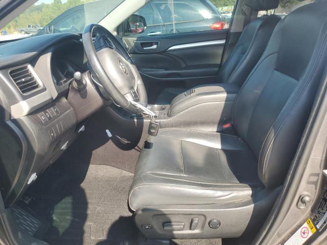 Photo 7 from auction – 2018 TOYOTA HIGHLANDER with VIN 5TDKZRFH6JS280750