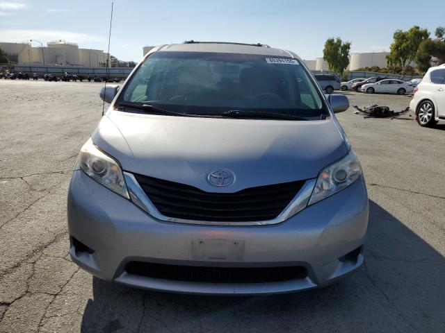 Photo 5 from auction – 2013 TOYOTA SIENNA LE with VIN 5TDKK3DC7DS349751