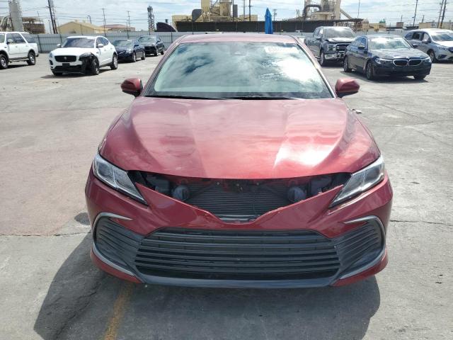 Photo 5 from auction – 2022 TOYT CAMRY LE with VIN 4T1C11AK2NU054430