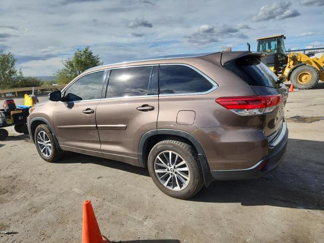 Photo 2 from auction – 2018 TOYOTA HIGHLANDER with VIN 5TDJZRFH5JS870997