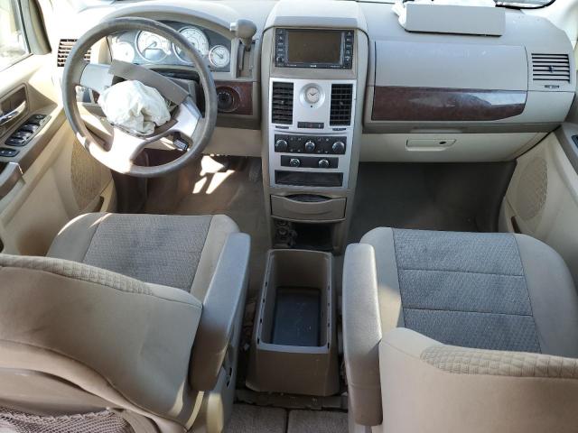 Photo 8 from auction – 2010 CHRYSLER TOWN & COU with VIN 2A4RR4DE3AR310557