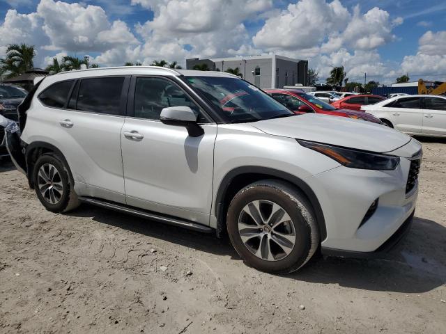 Photo 4 from auction – 2024 TOYOTA HIGHLANDER with VIN 5TDKDRAH3RS545240