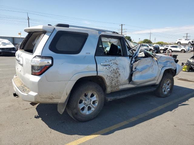 Photo 3 from auction – 2019 TOYOTA 4RUNNER SR with VIN JTEBU5JR5K5636213