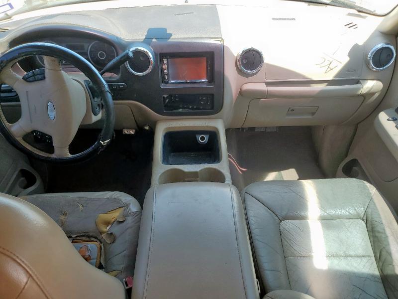 Photo 8 from auction – 2005 FORD EXPEDITION with VIN 1FMFU17505LA76972