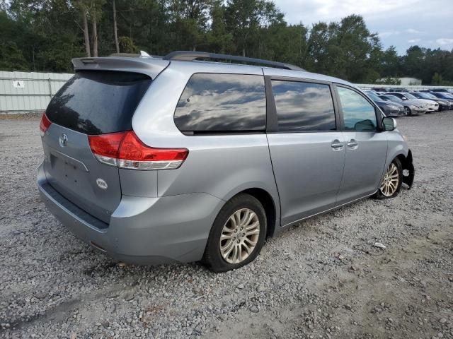 Photo 3 from auction – 2013 TOYOTA SIENNA XLE with VIN 5TDYK3DC8DS304733