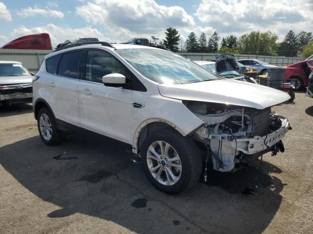 Photo 4 from auction – 2017 FORD ESCAPE SE with VIN 1FMCU9GD0HUE62931