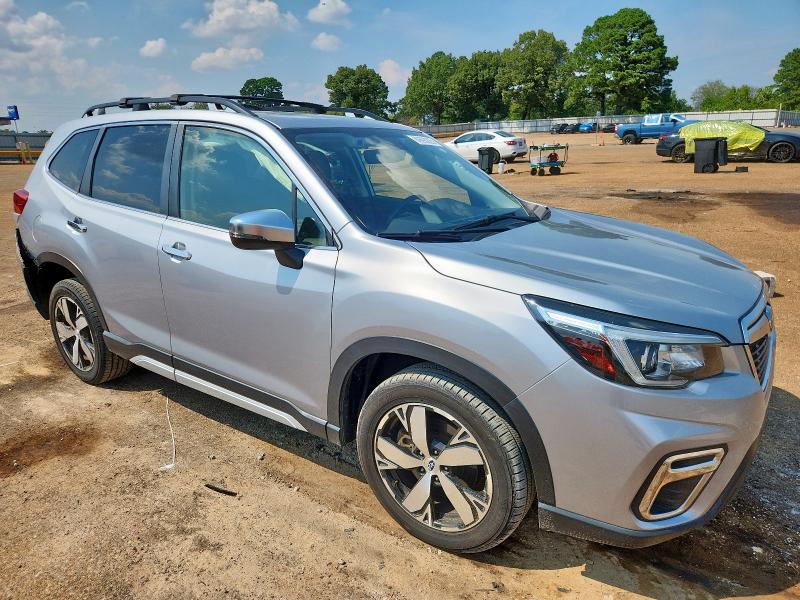 Photo 4 from auction – 2019 SUBARU FORESTER T with VIN JF2SKAWC2KH472815