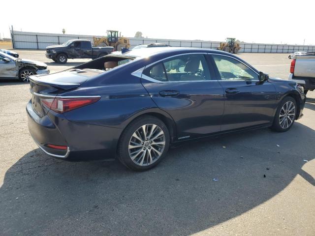 Photo 3 from auction – 2019 LEXUS ES 300H with VIN JTHB21B1XK2019658
