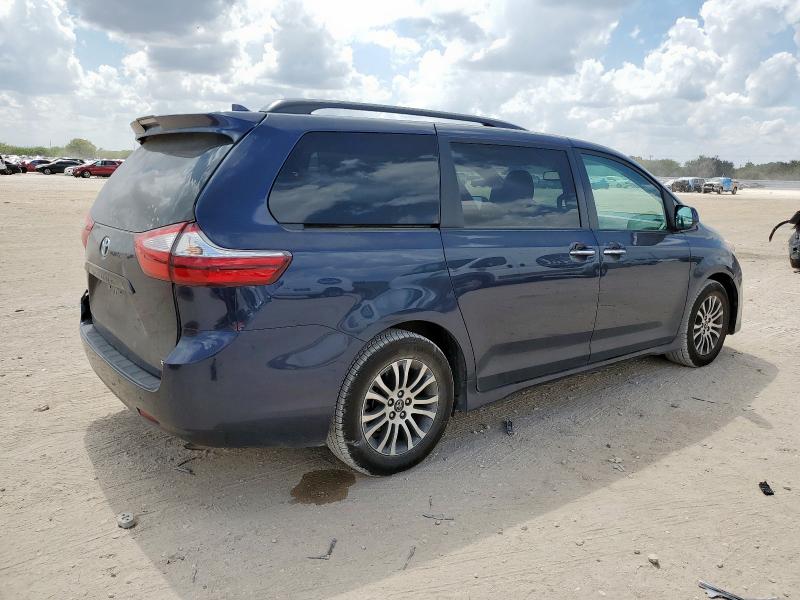 Photo 3 from auction – 2018 TOYOTA SIENNA XLE with VIN 5TDYZ3DC8JS957795