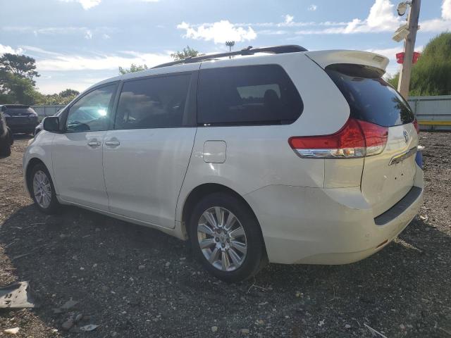 Photo 2 from auction – 2011 TOYOTA SIENNA XLE with VIN 5TDDK3DC8BS028811