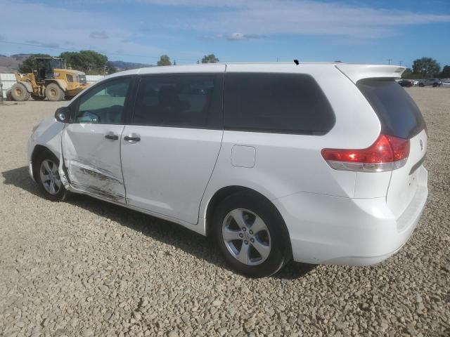 Photo 2 from auction – 2011 TOYOTA SIENNA with VIN 5TDZK3DC6BS040431