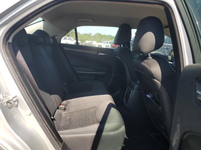 Photo 10 from auction – 2019 CHRYSLER 300 TOURING with VIN 2C3CCAAG5KH601879