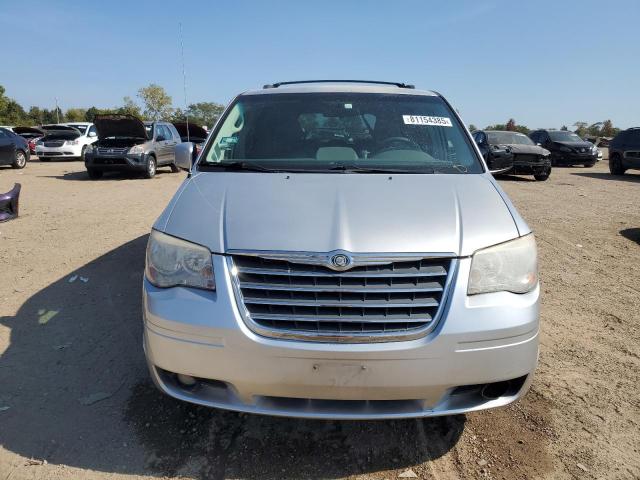 Photo 5 from auction – 2010 CHRYSLER TOWN & COU with VIN 2A4RR5D18AR109935