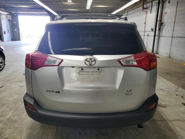 Photo 6 from auction – 2015 TOYOTA RAV4 LE with VIN 2T3BFREV4FW270529