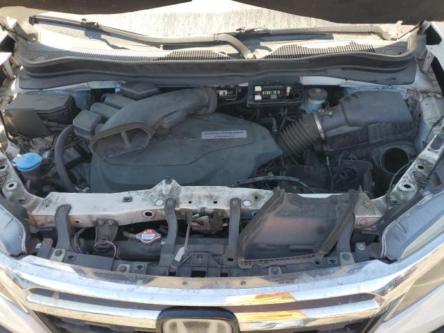 Photo 11 from auction – 2018 HONDA RIDGELINE RTL with VIN 5FPYK3F76JB009573