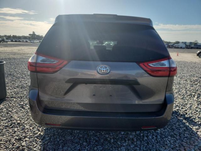 Photo 6 from auction – 2019 TOYOTA SIENNA with VIN 5TDZZ3DC8KS016854