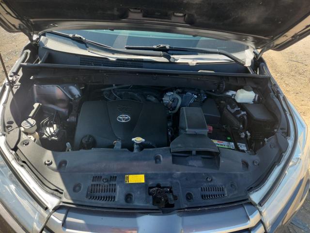 Photo 12 from auction – 2017 TOYOTA HIGHLANDER with VIN 5TDKZRFH4HS512756