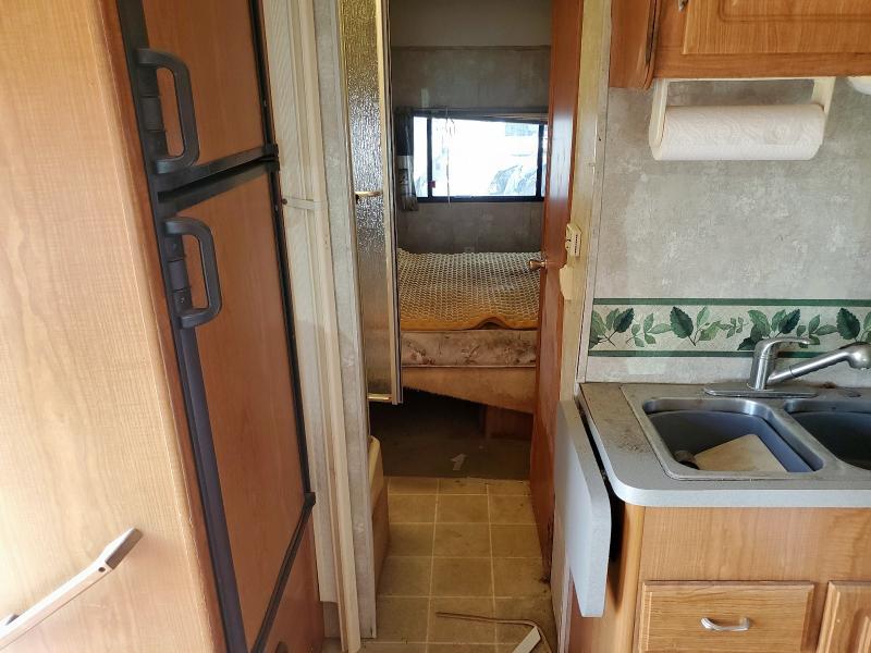Photo 6 from auction – 2005 FORD ECONOLINE with VIN 1FDXE45S35HA32267