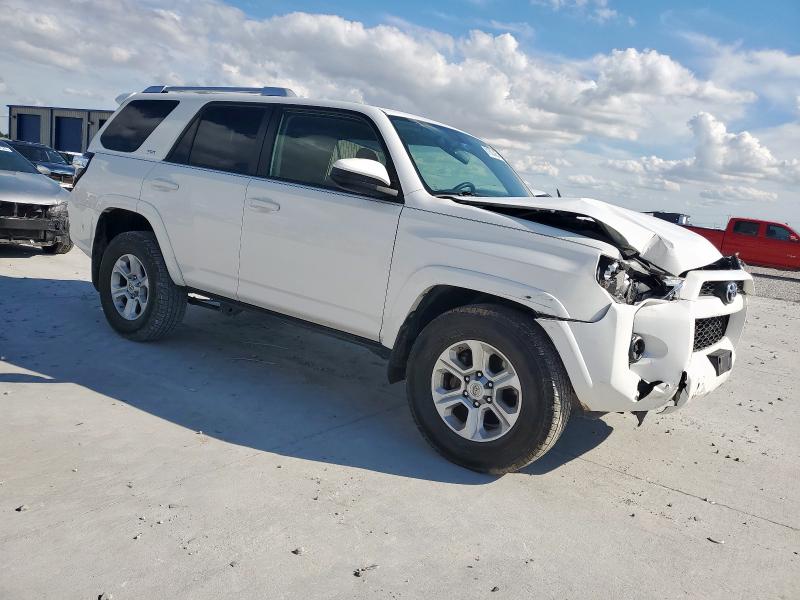 Photo 4 from auction – 2014 TOYOTA 4RUNNER SR5 with VIN JTEZU5JR5E5066880