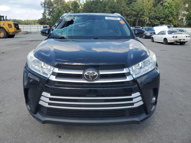 Photo 5 from auction – 2017 TOYOTA HIGHLANDER SE with VIN 5TDKZRFH1HS522399
