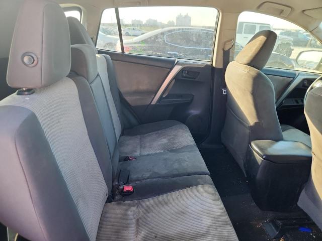 Photo 11 from auction – 2015 TOYOTA RAV4 LE with VIN JTMZFREV8FD046837