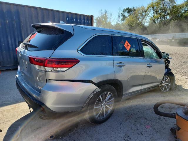 Foto 3 de la subasta – 2018 TOYOTA HIGHLANDER con VIN 5TDJZRFH8JS895196
