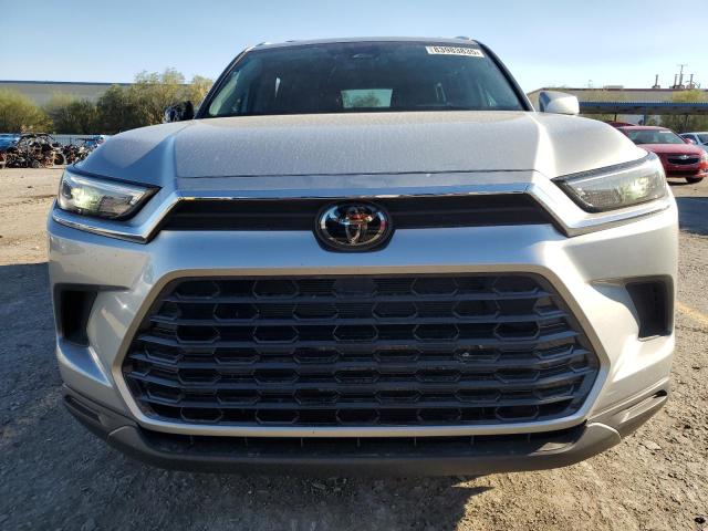 Photo 5 from auction – 2024 TOYOTA GRAND HIGH with VIN 5TDAAAA5XRS006643