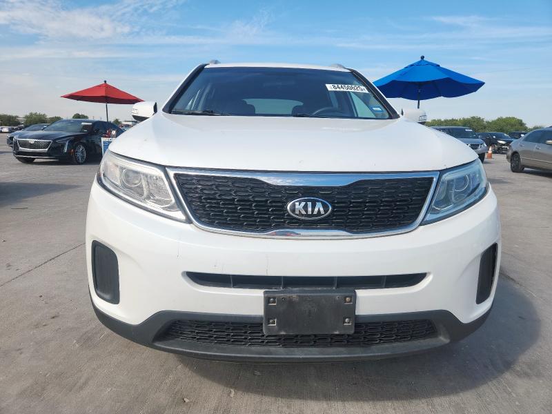 Photo 5 from auction – 2015 KIA SORENTO LX with VIN 5XYKTDA76FG658573