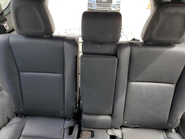 Photo 10 from auction – 2018 TOYOTA RAV4 SE with VIN JTMJFREV5JJ737671