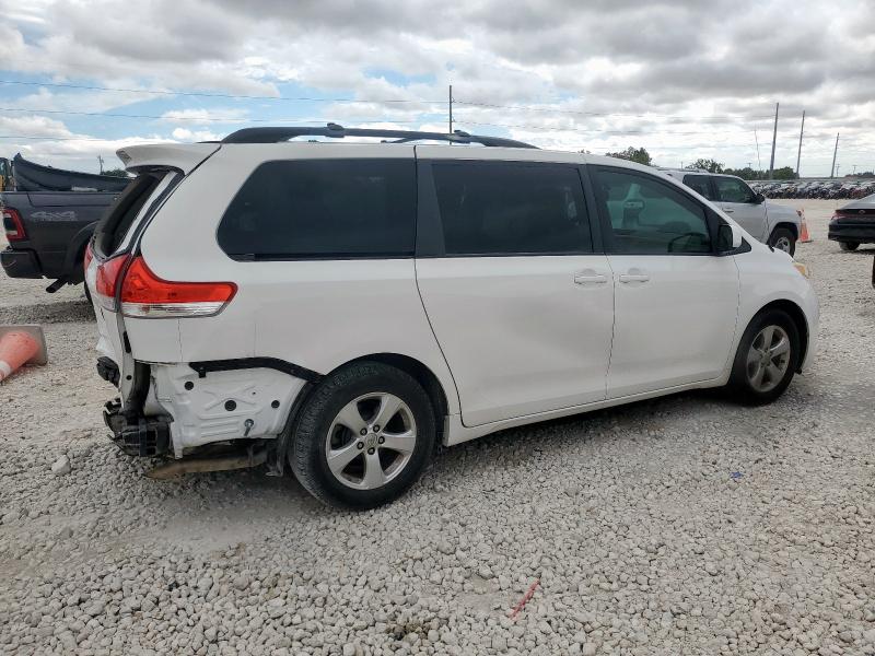 Photo 3 from auction – 2013 TOYOTA SIENNA LE with VIN 5TDKK3DCXDS304562