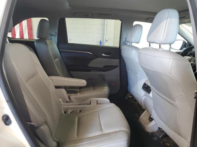 Photo 11 from auction – 2016 TOYOTA HIGHLANDER LIMITED with VIN 5TDDKRFH2GS353781